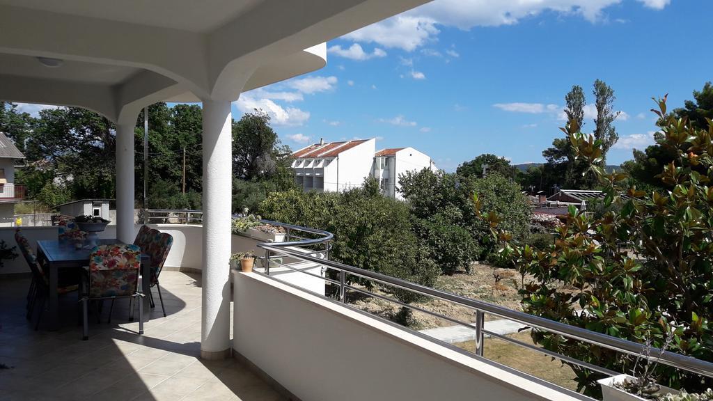 Villa-Apartments Karmel Kaštela Exterior foto