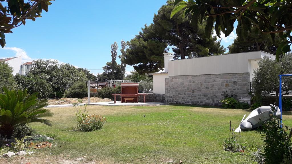 Villa-Apartments Karmel Kaštela Exterior foto